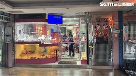 台北市北投區中和街銀樓驚傳搶案。（圖／翻攝畫面）