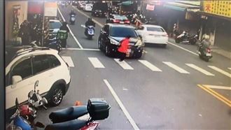 女童上學走斑馬線慘遭撞飛！網曝關鍵原因