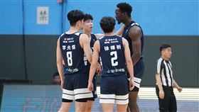 政治大學擊敗輔仁大學豪取16連勝，也續保不敗之身。（圖／大專體育總會提供）