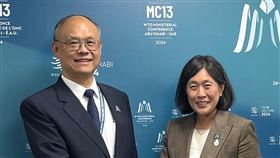 鄧振中WTO會議見戴琪  盼加速台美貿易倡議後續談判行政院政務委員鄧振中（左）29日在第13屆世界貿易組織（WTO）部長會議期間，會晤美國貿易代表戴琪（右），2人討論台美21世紀貿易倡議等議題，並合影留念。（行政院經貿談判辦公室提供）中央社記者賴于榛傳真  113年2月29日