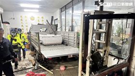 基隆,八堵分駐所,貨車,衝撞,值班台,黃明昭,