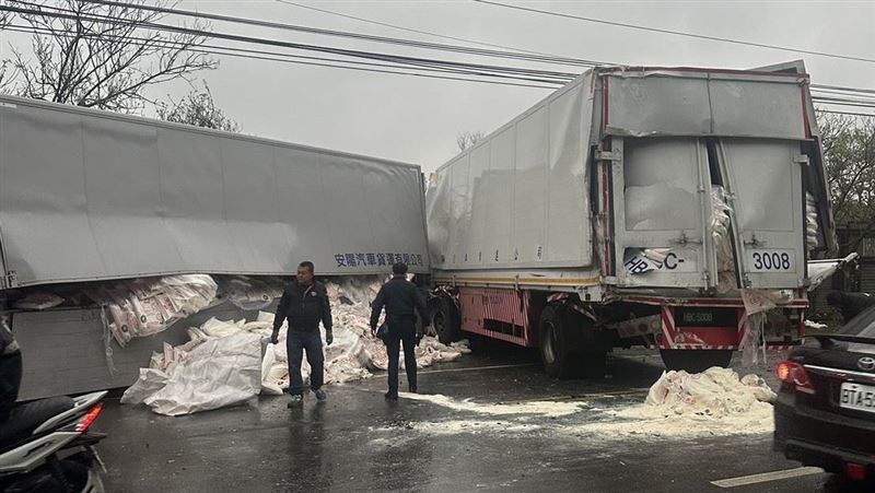 新／楊梅2聯結車撞擊「車頭全爛」2人傷