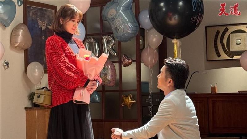 天道CP修成正果　謝承均求婚游詩璟照片曝