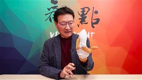 趙少康自曝去年過年被冰箱門夾到，今動手術。（圖／翻攝自YT頻道「趙少康觀點」）