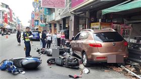 車禍,鳳山,爆胎,攤商