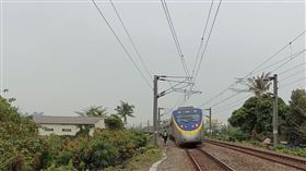 台鐵,區間車,行人,鳳山,九曲堂