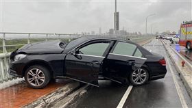 新北市，板橋，華江橋，天雨路滑