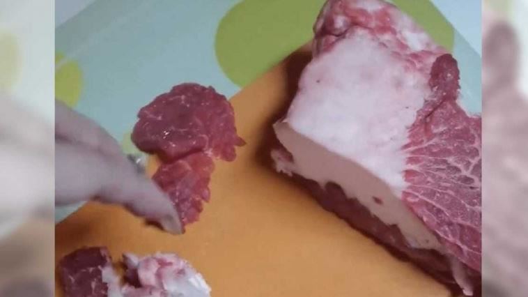 超市牛肉竟是瘦肉包牛油！商家下場曝光