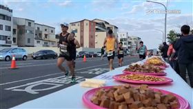 古都馬拉松開跑！台南小吃補給站「烤全雞」誘人