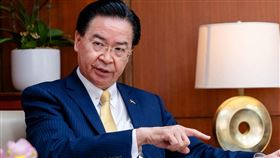 外交部長吳釗燮受訪時表示，吐瓦魯總理拿塔諾（Kausea Natano）近期向我重申兩國堅定邦誼。（圖／翻攝自外交部）