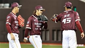 ▲讀賣巨人、樂天桃猿交流賽，樂天中外野手林政華再見美技。（圖／記者劉彥池攝影）