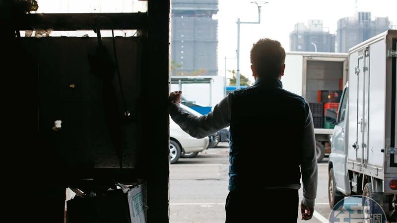 包養甜心見面要8千…老司機願真錢換假愛