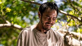 阮經天在《周處除三害》模樣瘋癲。（圖／一種態度電影股份有限公司提供）