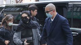 具俊曄（右）與大S現身親家許慶祥靈堂（圖／記者楊澍攝）