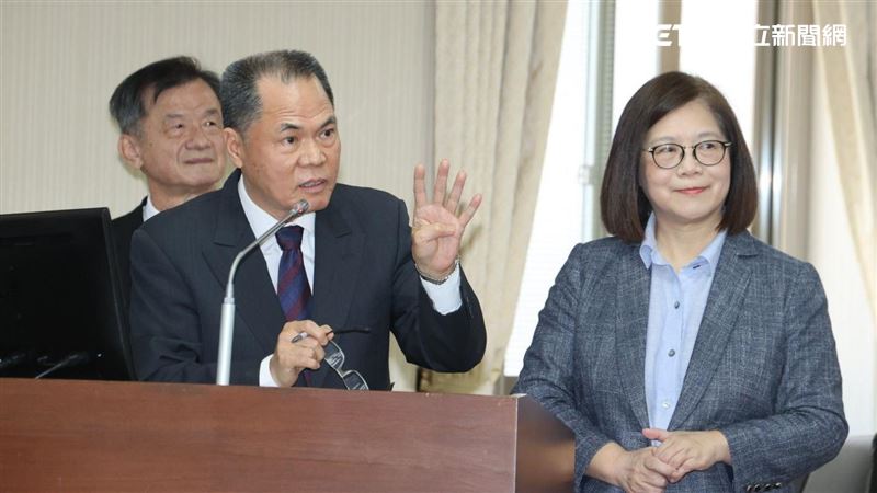 不是撞船！海巡署揭陸船飆40節高速大轉彎