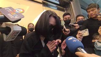 公公驟逝！小S吐66字心聲　靈堂前鞠躬