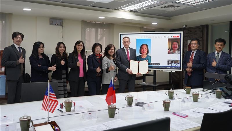 教部攜哈佛首設博士獎學金　每年選5台生