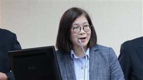 中國快艇專案報告  管碧玲回應認知作戰等非事實中國快艇翻覆案，海洋委員會主委管碧玲（中）4日赴立法院內政委員會進行專案報告指出，有媒體社論寫「她下令海巡可對大陸海警自行開火」，說她成為這次整個協商過程中的障礙，皆非事實內容，都是認知作戰一環。（海洋委員會提供）中央社記者張已(??兼)傳真  113年3月4日