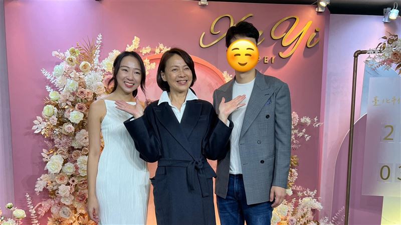 金鐘視后嫁女兒　柯淑勤當見證人照片曝光