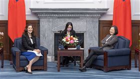 蔡英文總統今（5）日接見「美國密西根州州長魏美桂訪問團」。（圖／總統府提供)