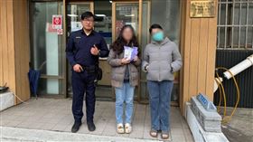 2名女子同名同姓且手機末三碼相同，導致其中1人誤取對方的包裹。（圖／桃園電子報提供）
