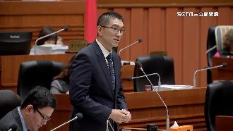 掛看板解釋微風收入　謝國樑認：市府出錢