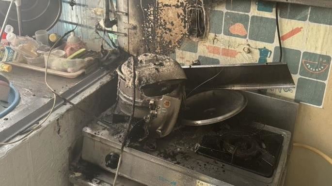 抽風扇走火住警器狂叫　屋主及時滅火