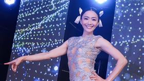 侯怡君穿簍空裝（圖／民視提供）