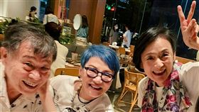 陸一龍（左起）、張小燕、譚艾珍日前聚餐（圖／翻攝自臉書）