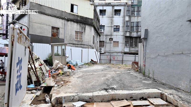 泊山妍爛尾樓　律師：建商裙帶關係有影響