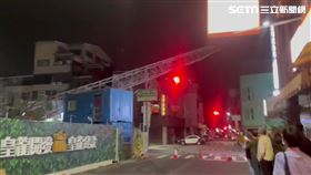  台南市五妃街皇龍建設建築工地驚見天坑。（圖／翻攝畫面）