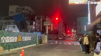 救墜坑貨車⋯吊車倒瞬間曝！他吼：有人嗎