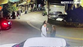 周男交保後又與友人深夜外出。（圖／翻攝畫面）