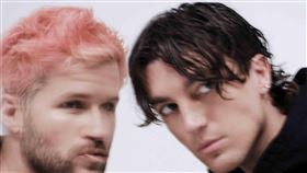 由主唱保羅（右）和鼓手傑克組成的LANY，宣布今年10月三度來台開唱。（圖／Live Nation Taiwan提供）