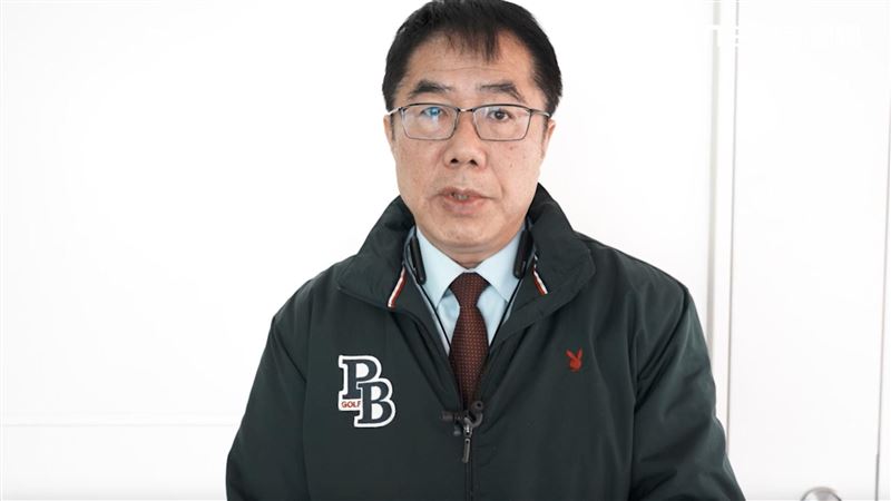台南天坑吞車、吊車倒　黃偉哲抵台時間曝