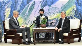 行政院長陳建仁今（7）日下午接見「愛沙尼亞國會友台小組訪問團」。（圖／行政院提供)