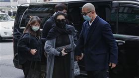 具俊曄（右）與大S現身親家許慶祥靈堂（圖／記者楊澍攝）