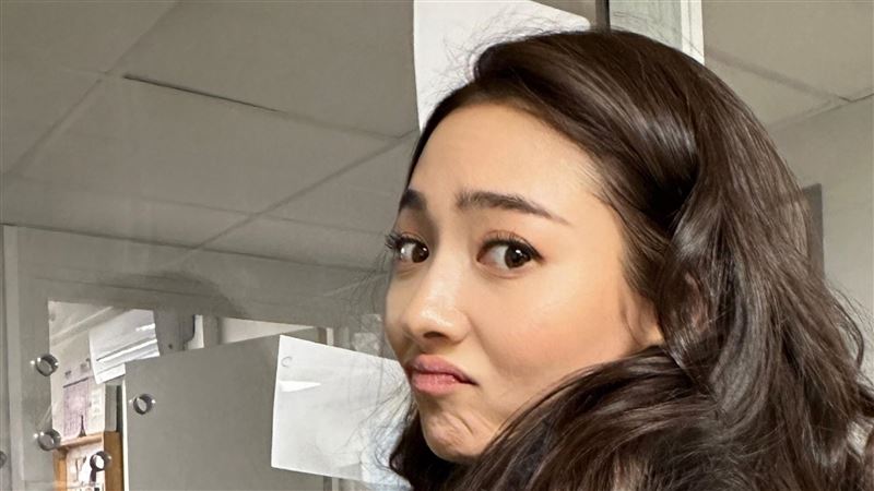 賴佩霞愛女急赴警局　時裝周精品包全被偷