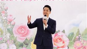 蔣萬安出席台北玫瑰展開幕式。(圖/台北市政府提供)