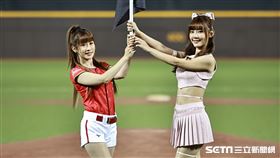 ▲味全龍開季記者會，小龍女隊長交接。（圖／記者劉彥池攝影）