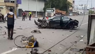 疑超速自撞電線桿　釀1死1傷、2600戶停電