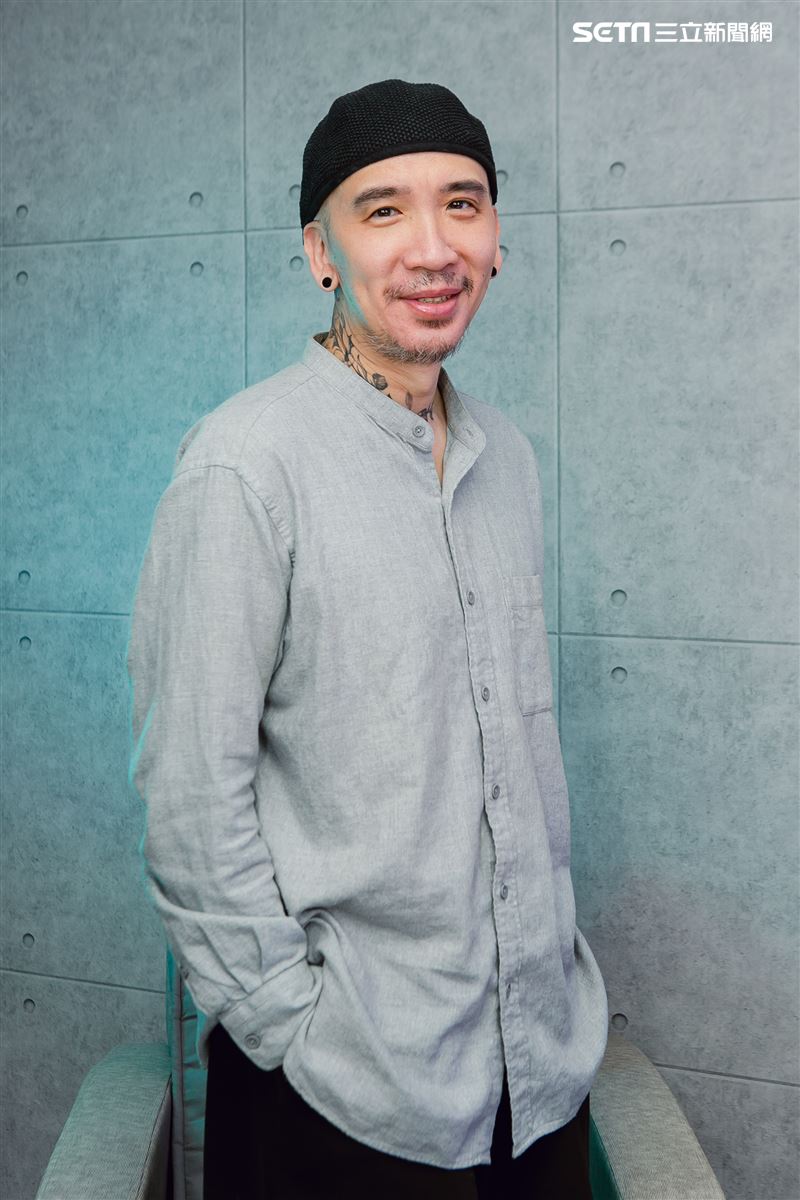 作家H三立新聞網專訪。（圖／記者楊澍攝影）