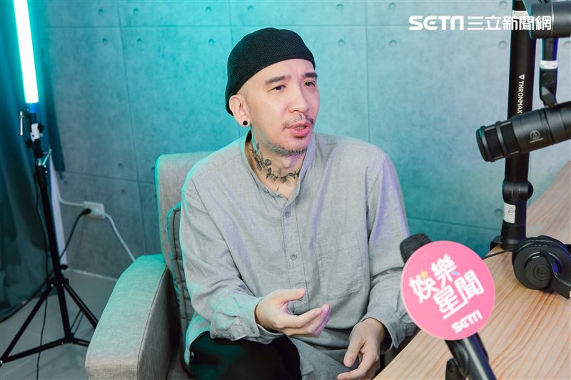 作家H三立新聞網專訪。（圖／記者楊澍攝影）