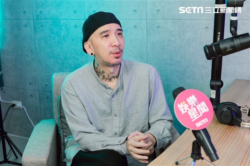 作家H三立新聞網專訪。（圖／記者楊澍攝影）