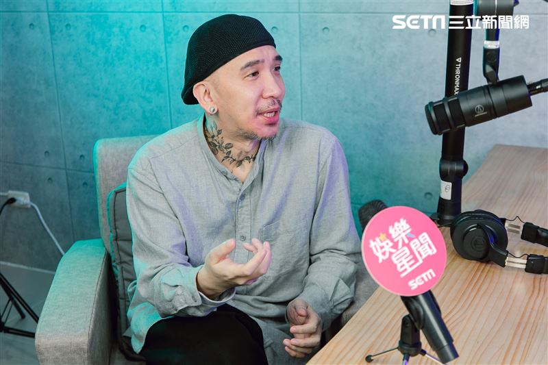 作家H三立新聞網專訪。（圖／記者楊澍攝影）