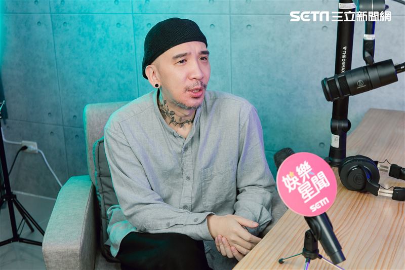 作家H三立新聞網專訪。（圖／記者楊澍攝影）