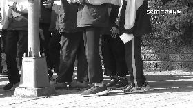 文 搶國小手機1800