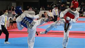 國女組52公斤級，花蓮縣新城國中李品玹（右）強勢摘金。（圖／主辦單位提供）