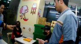 車手超商取詐款　結帳店員秒變身警察逮人（圖／翻攝畫面）