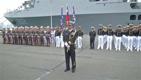 海軍敦睦遠航支隊9日起執行國內環島航訓任務，包含磐石、迪化、成功3艘艦艇將停泊國內7大港口開放民眾參觀，上午在高雄港舉行首場。